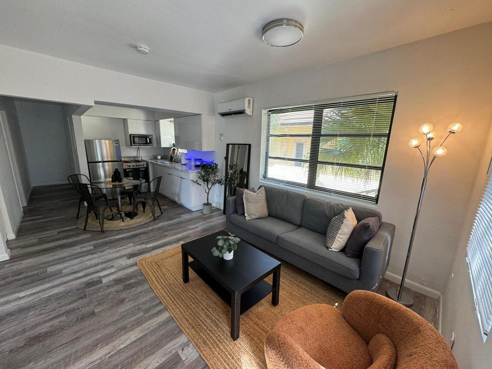 Fully Equipped Apartments With Parking Near Cocowalk Miami Eksteriør billede