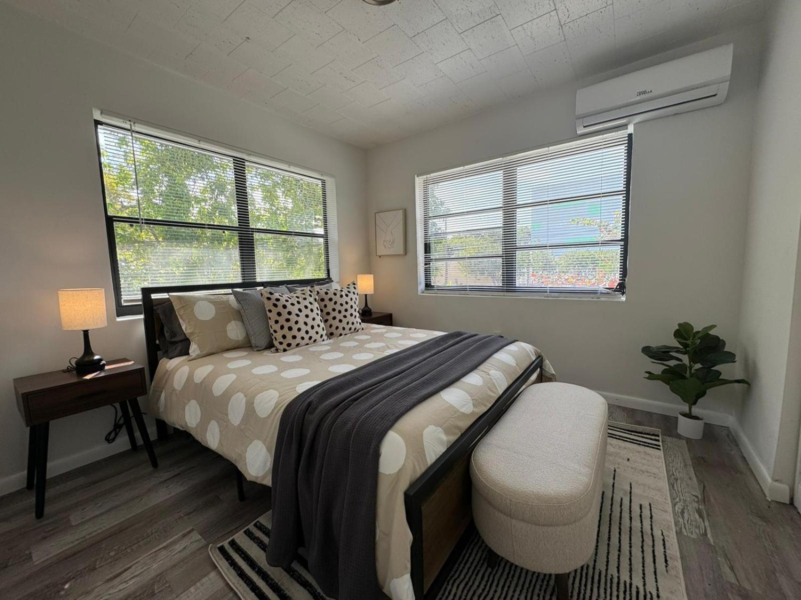 Fully Equipped Apartments With Parking Near Cocowalk Miami Eksteriør billede