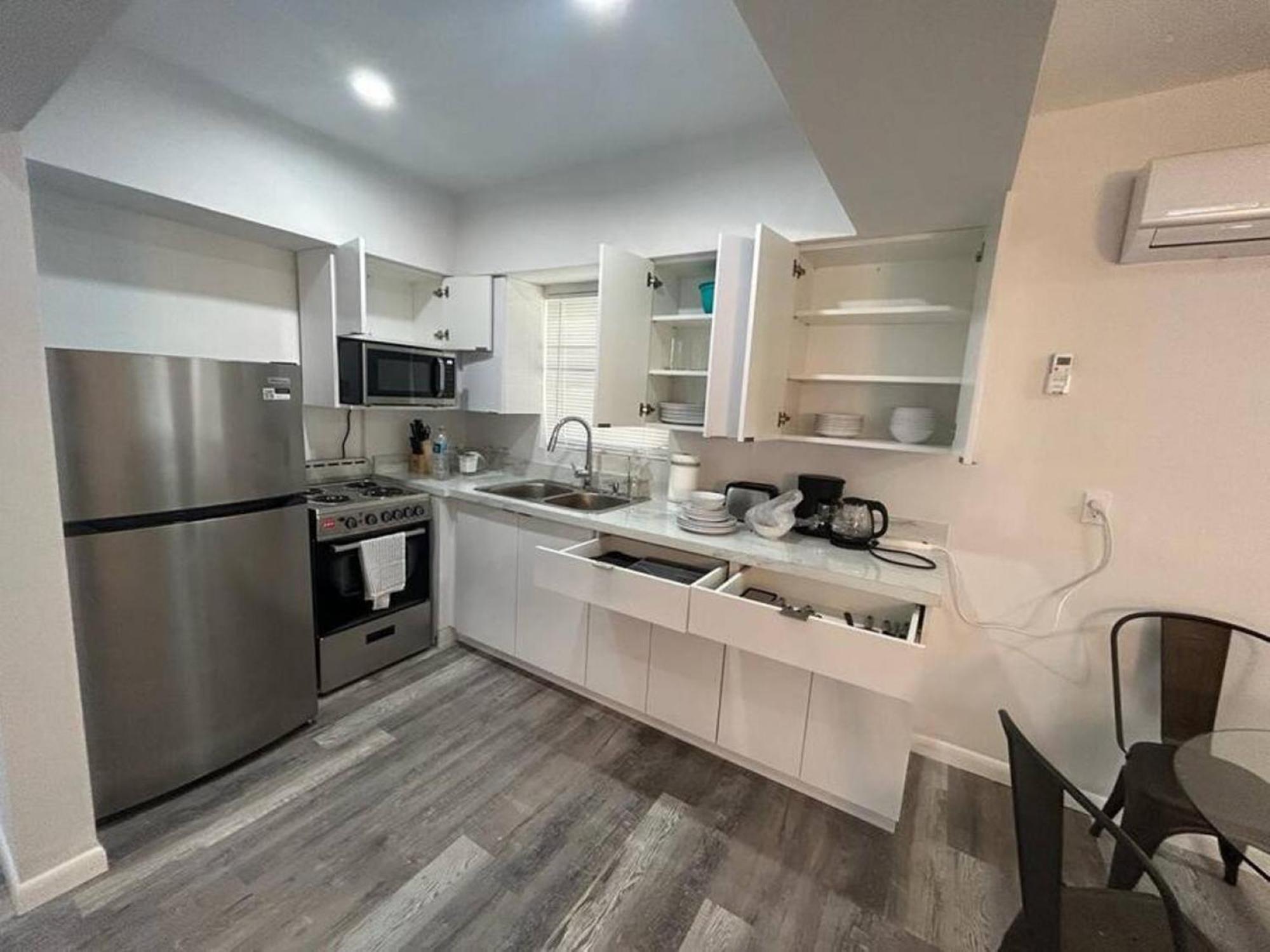 Fully Equipped Apartments With Parking Near Cocowalk Miami Eksteriør billede
